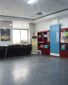 <strong>統(tǒng)麗學(xué)校環(huán)境</strong>