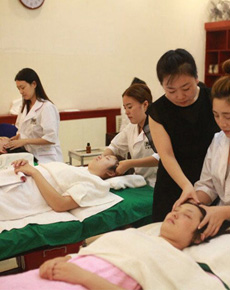 <strong>統(tǒng)麗學(xué)校環(huán)境</strong>