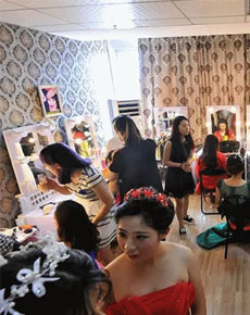 <strong>青島億尚學(xué)校教學(xué)環(huán)境</strong>