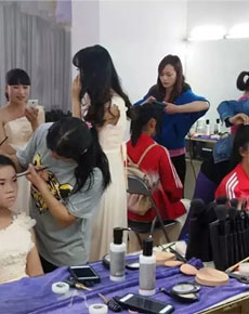 <strong>濟南泓美國際學(xué)校環(huán)境</strong>