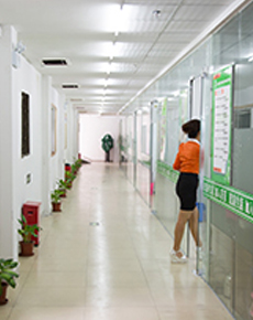 <strong>深圳菲菲化妝學(xué)校環(huán)境</strong>