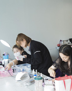 <strong>青島紫緣化妝學(xué)校環(huán)境</strong>