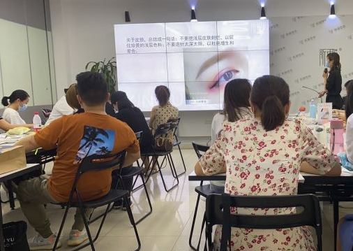 廣州學(xué)紋繡學(xué)費(fèi)多少錢？