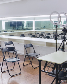 <strong>學(xué)校一角</strong>