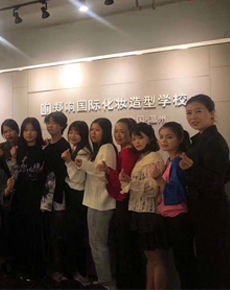 <strong>學(xué)校掠影</strong>