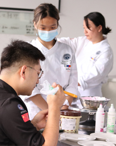 <strong>學(xué)校環(huán)境</strong>