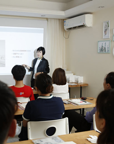 <strong>學(xué)校掠影</strong>