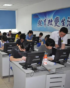 <strong>學(xué)校環(huán)境</strong>