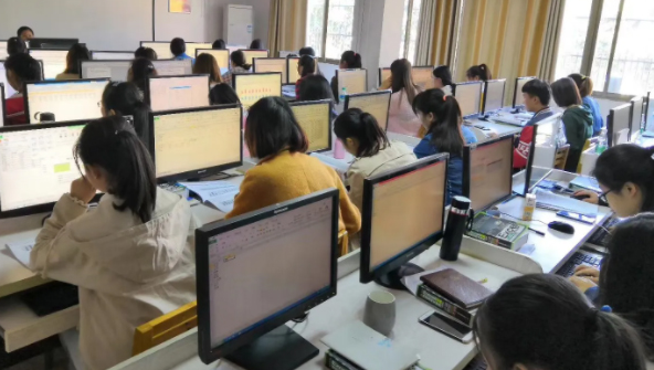 學(xué)電腦哪家學(xué)校好一點(diǎn)？